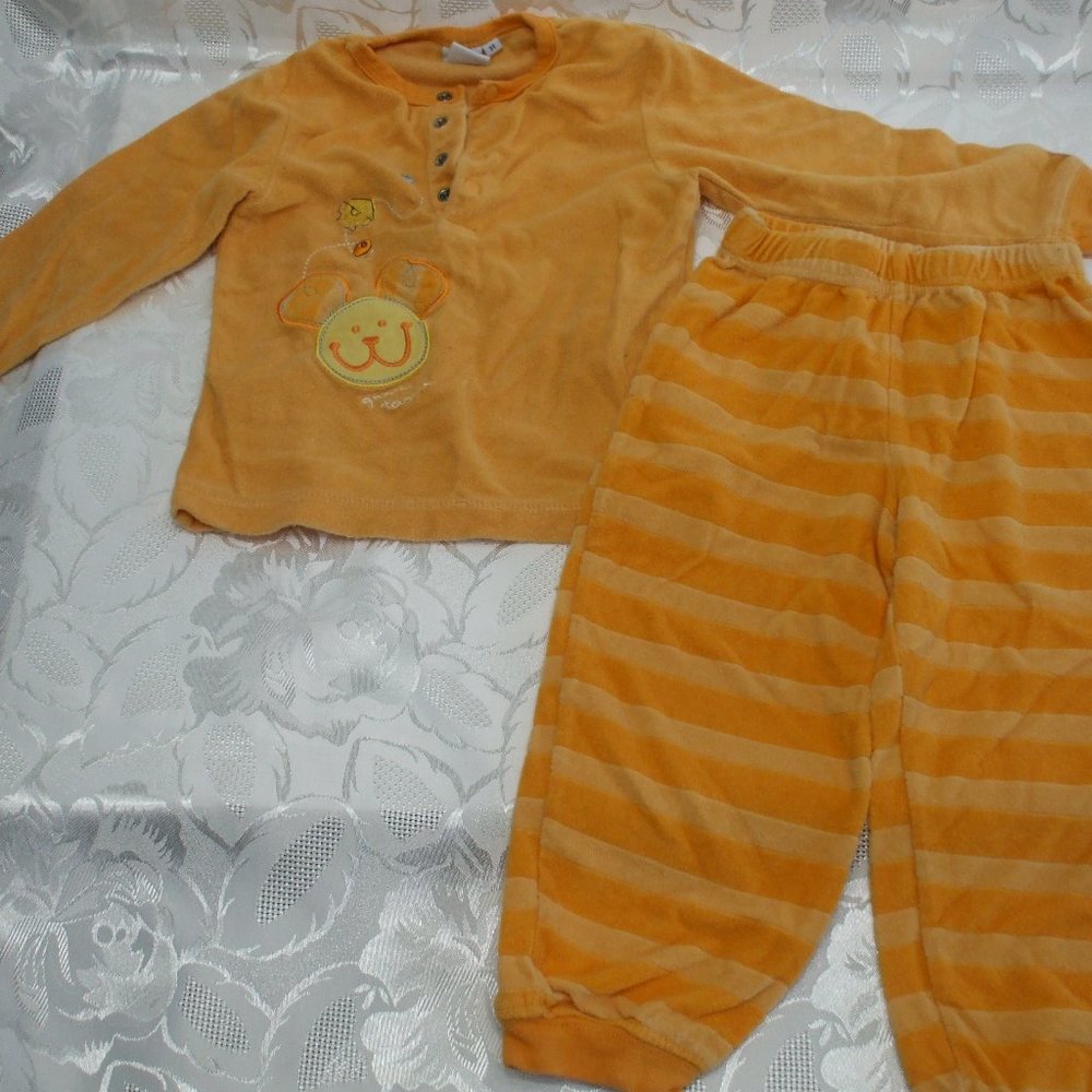 Lot of 2 Girls Pyjamas Size 3 & 3T - Picture 2 of 3